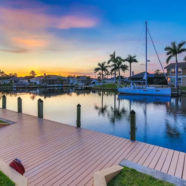 Cape Coral is a nature lover's dream with tons of access to pristine coastline, nature preserves and great fishing - making it one of Florida's top boating destinations. 